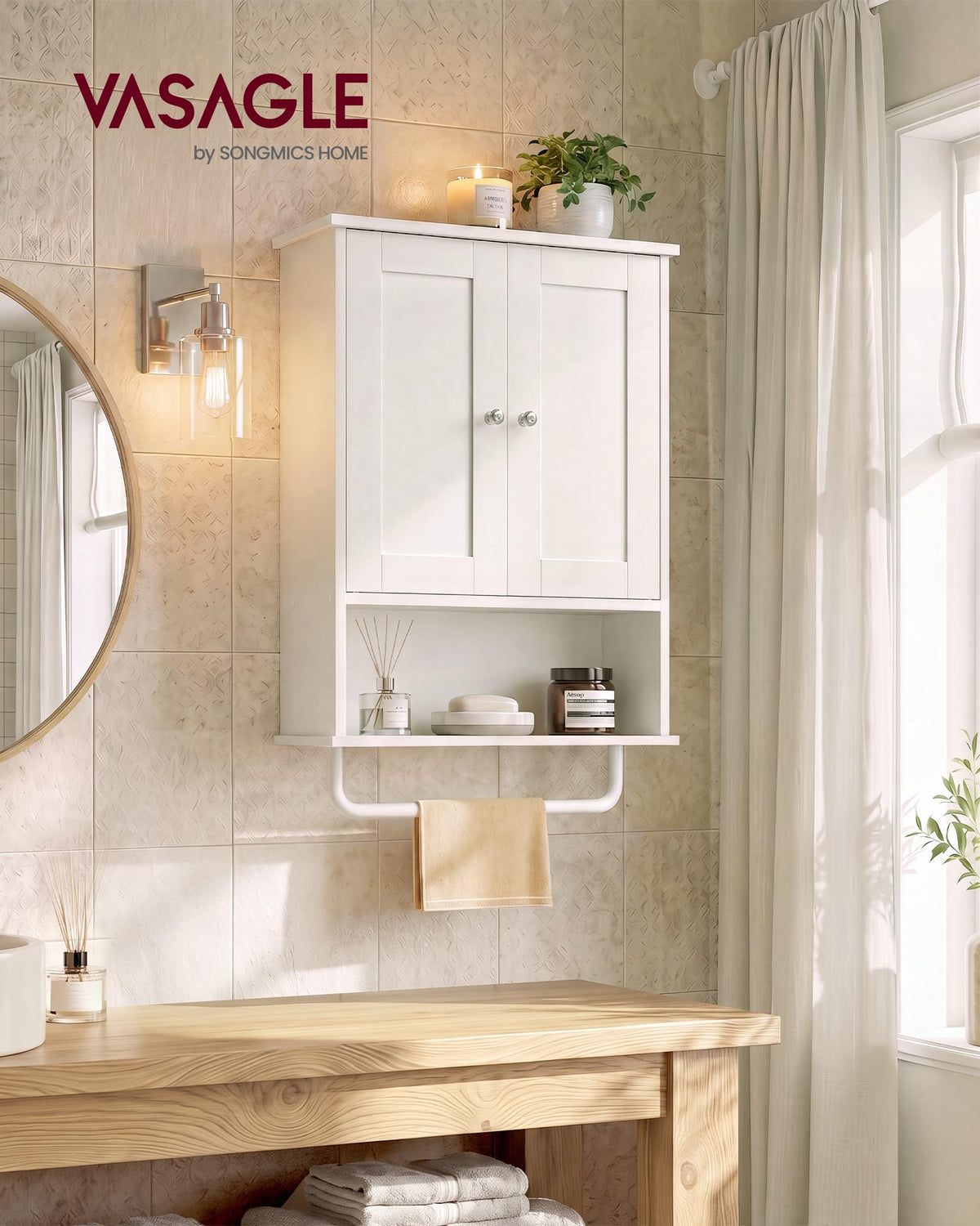 Wall Mounted Cabinet with 2 Doors and Adjustable Shelves Y974