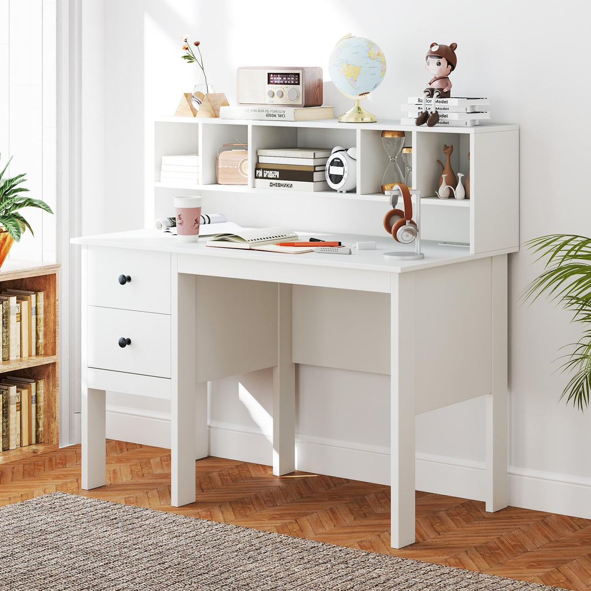 White Desk with Drawers and Hutch M22258