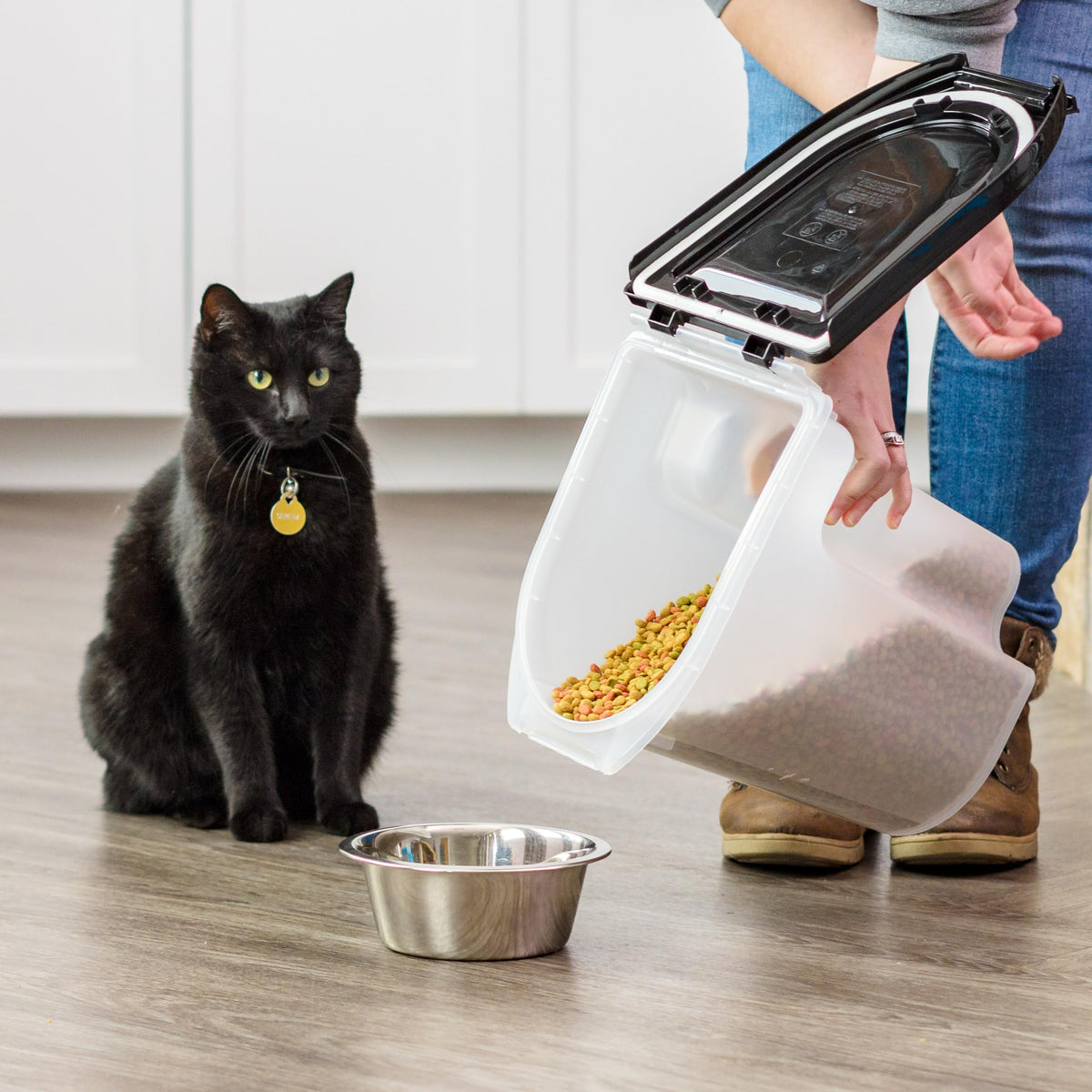 Black Dog Food Storage Container R86590